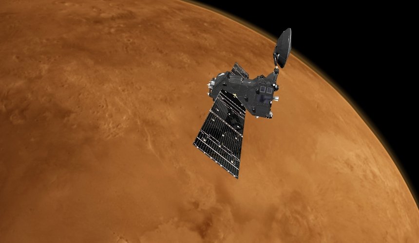 В огромном каньоне на Марсе нашли большие запасы замороженной воды