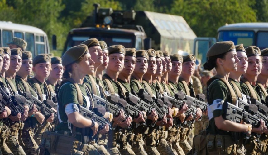 Военный учет для женщин: Минобороны объяснило, кто и когда должен идти в военкомат