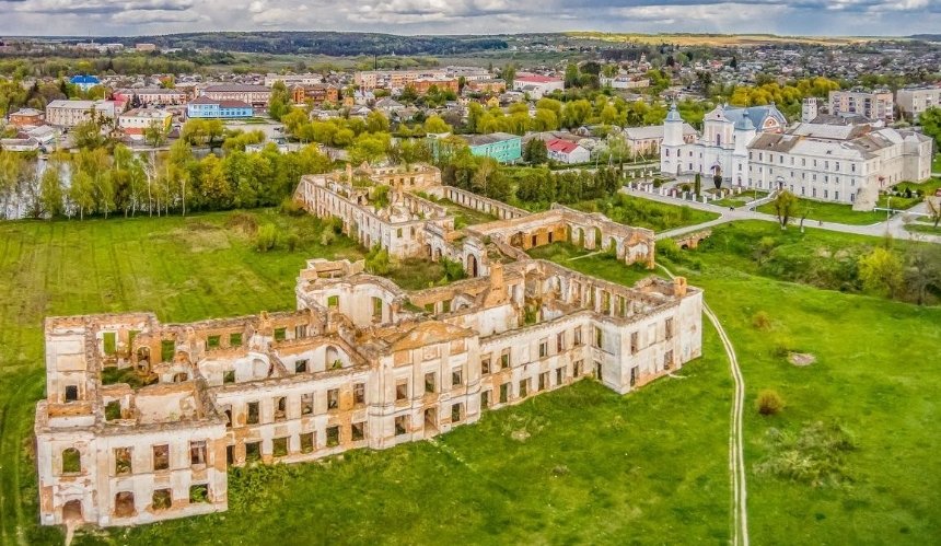 Два украинских памятника культуры попали в список объектов, которым грозит исчезновение