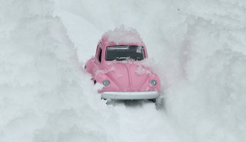 Снегопады в Киеве: водителей просят не пользоваться авто