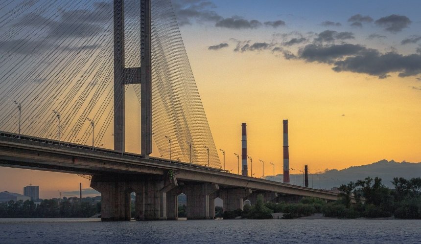 Мининфраструктуры хочет построить в Киеве еще два моста через Днепр