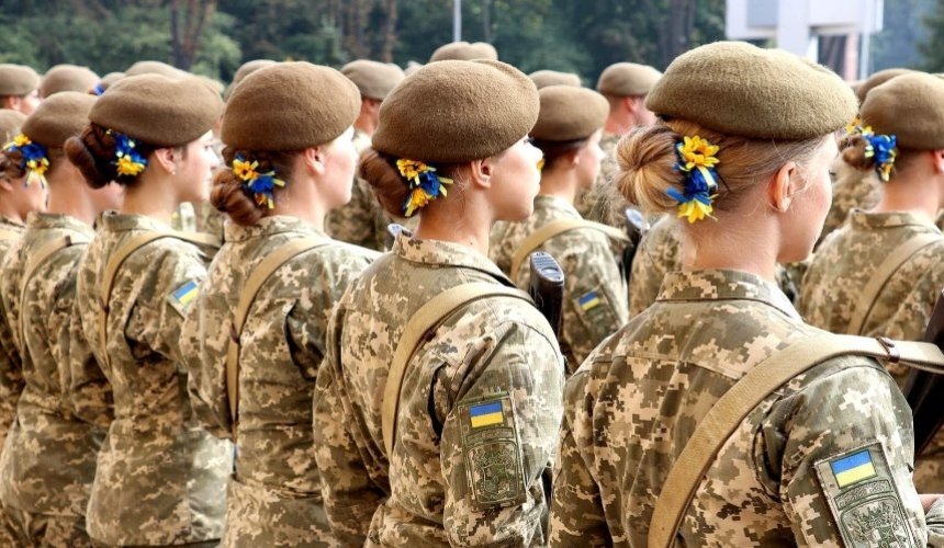 Процесс постановки женщин на военный учет хотят перевести в онлайн-формат