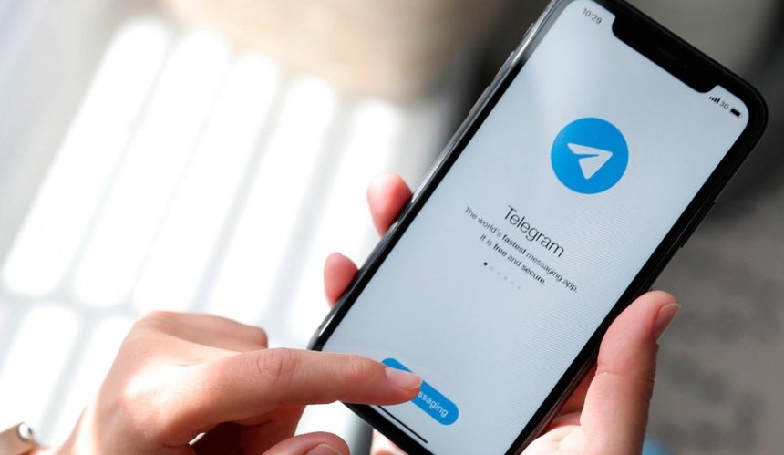 Перевод сообщений и реакции в чатах: Telegram выпустил новогодние обновления