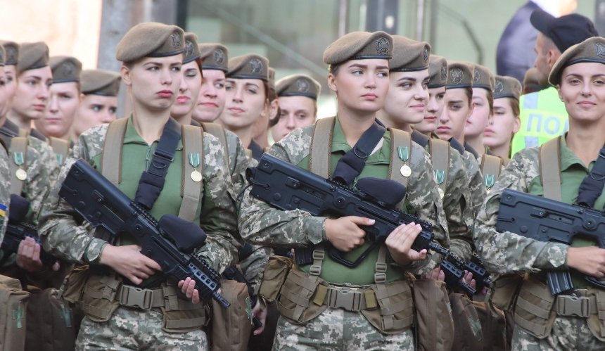 В Украине могут ставить женщин на военный учет добровольно, — законопроект