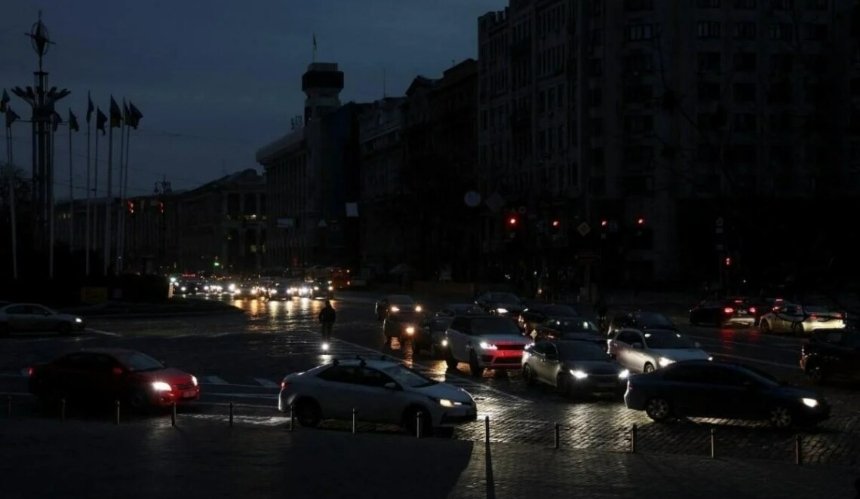 Ситуація зі світлом у Києві: стан енергосистеми критичний, але є покращення