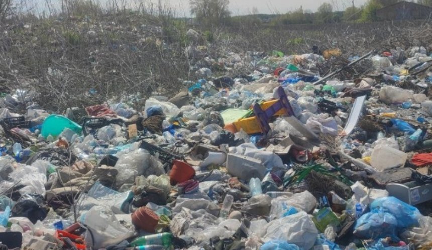 Протягом 2023 року на Київщині виявили більше півсотні стихійних сміттєзвалищ