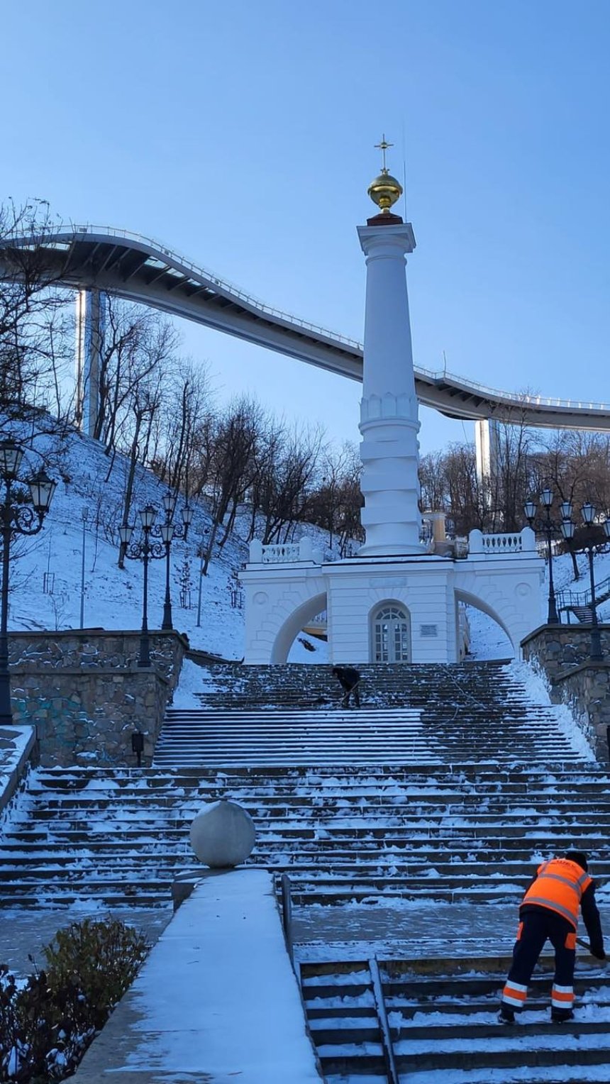 У Києві відреставрували монумент "Колона Магдебурзького права"