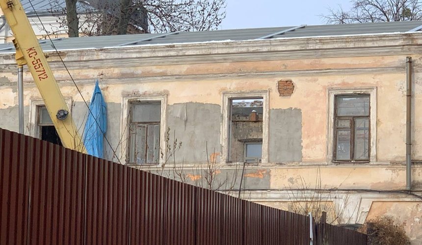 Поліція зупинила незаконні роботи на келіях Братського монастиря: фото