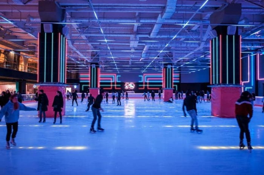 Де у Києві покататися на ковзанах: Fifty Ice Arena у ТРЦ Cosmo Multimall 