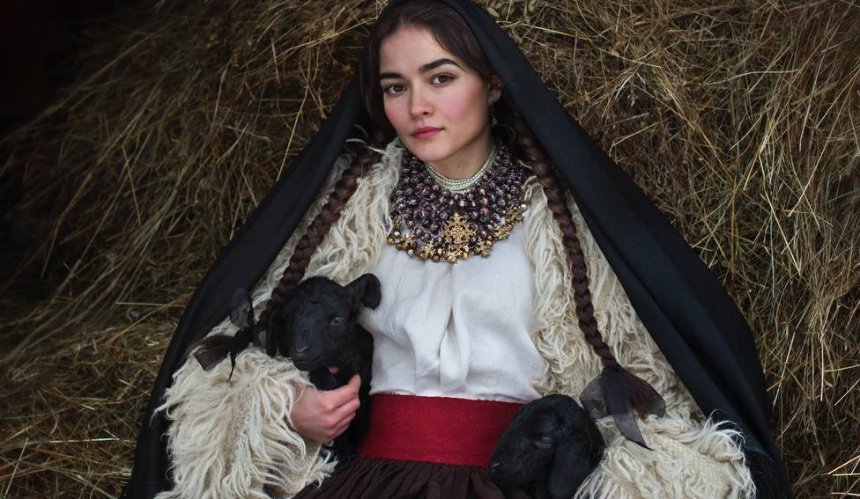 Вийшла перша фотокнига традиційного українського вбрання: фото