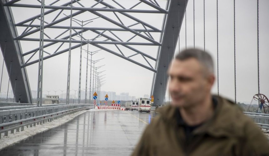 Коли відновлять рух Подільсько-Воскресенським мостом: відповідь мера
