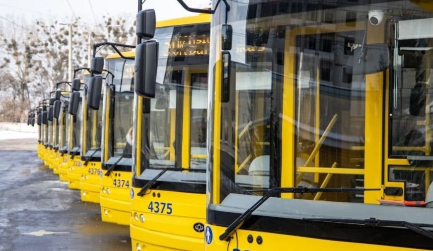 16 і 17 грудня низка столичних автобусів і тролейбусів змінить маршрути: нові схеми руху