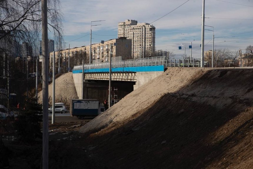 20 грудня у столиці відкрили рух Дегтярівським шляхопроводом