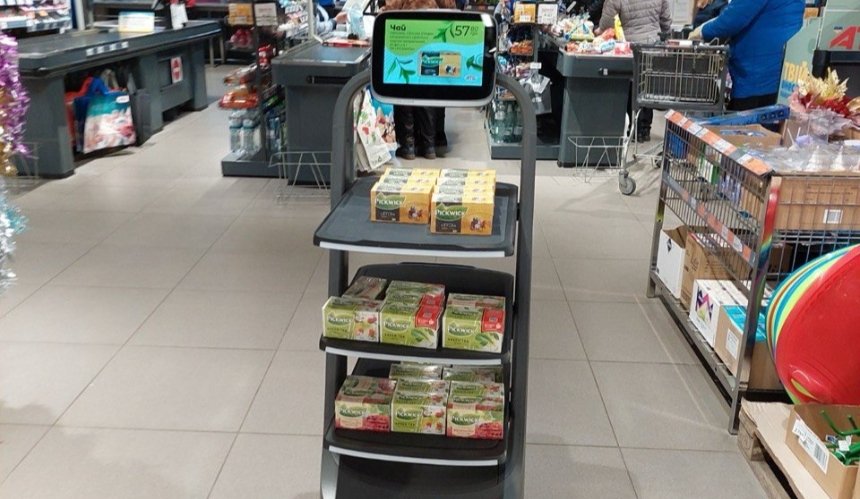 У магазинах «АТБ» з'явилися перші в Україні роботи-помічники Delivery Cobot