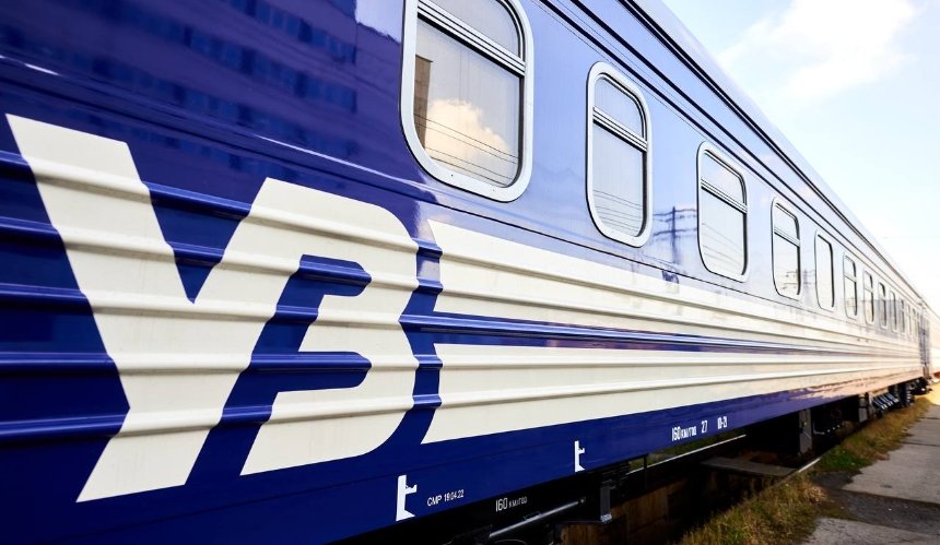 Потяг, що потрапив під обстріл росіян в Херсоні, прибув до Києва
