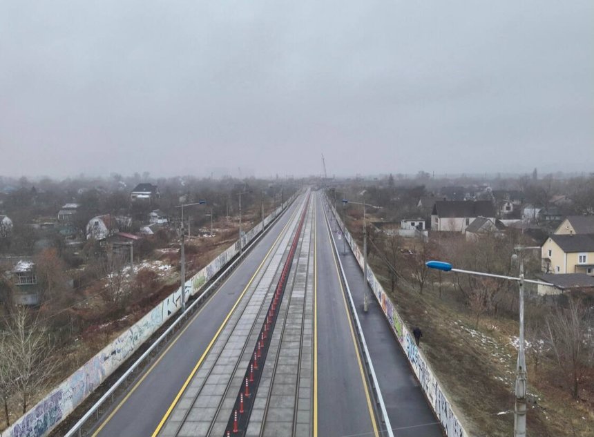 Подільський міст відкрили для авто та громадського транспорту