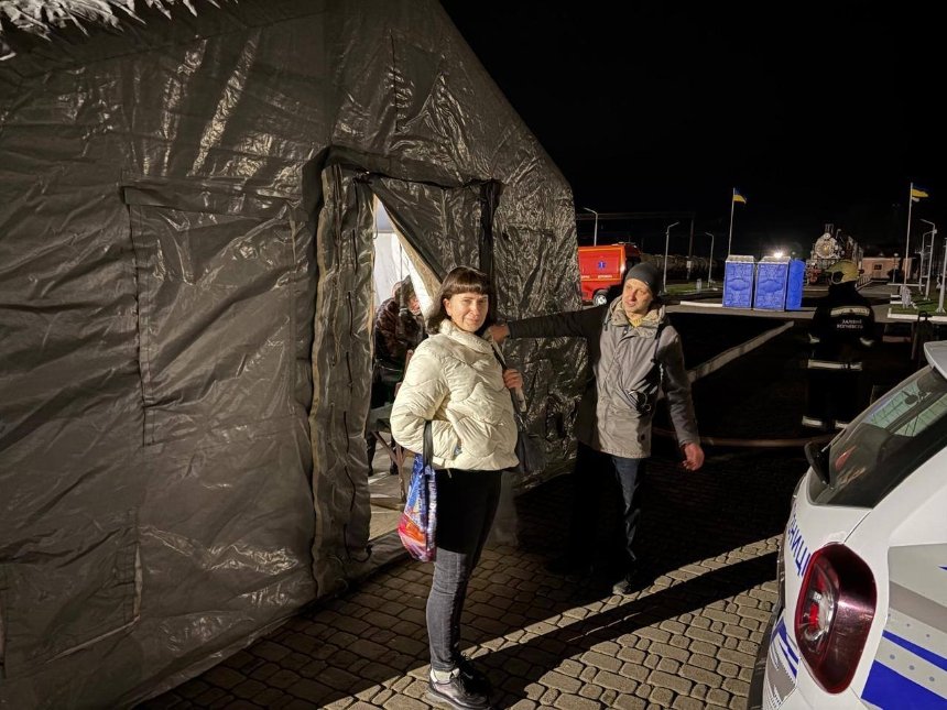 У Фастові відкрили мобільний вокзал біля зруйнованого