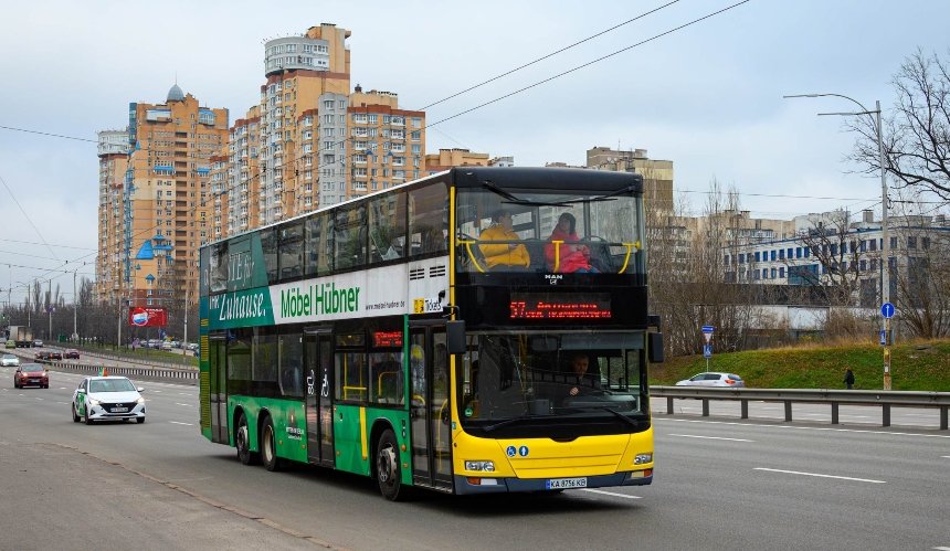 На маршрут у Києві вийшов останній двоповерховий автобус: де курсує