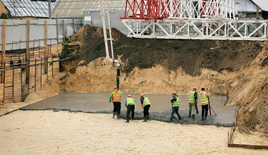 У Бородянці на місці зруйнованої дев’ятиповерхівки будують енергоефективний будинок: фото