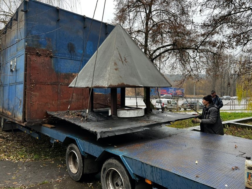 У Святошинському районі прибрали оригінальні МАФи У Святошинському районі прибрали оригінальні МАФи