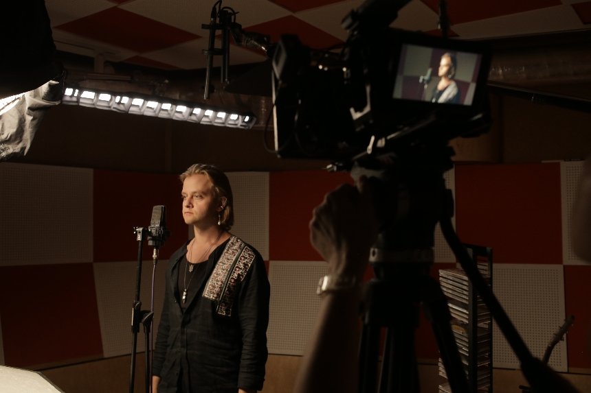 "Репресована Коляда" "Репресована Коляда": Суспільне Мовлення і MIR AND CO PRODUCTION представляють фільм про дисидентів, які колядували всупереч КДБ