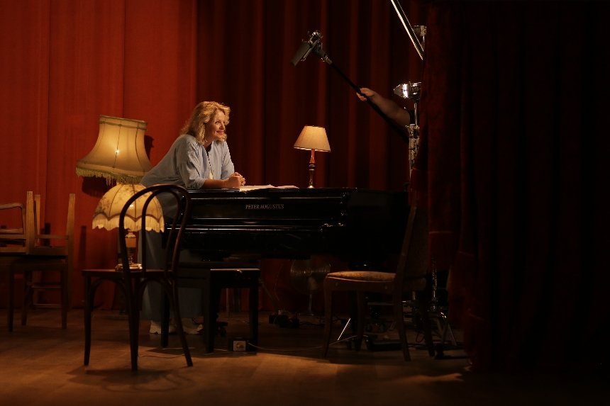 "Репресована Коляда" "Репресована Коляда": Суспільне Мовлення і MIR AND CO PRODUCTION представляють фільм про дисидентів, які колядували всупереч КДБ