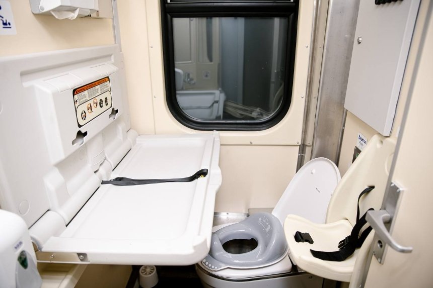 Укрзалізниця запустила ще два дитячі вагони