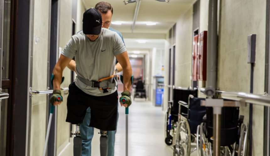 "Зміцнені": в Україні запустили масштабну кампанію про безоплатну реабілітацію