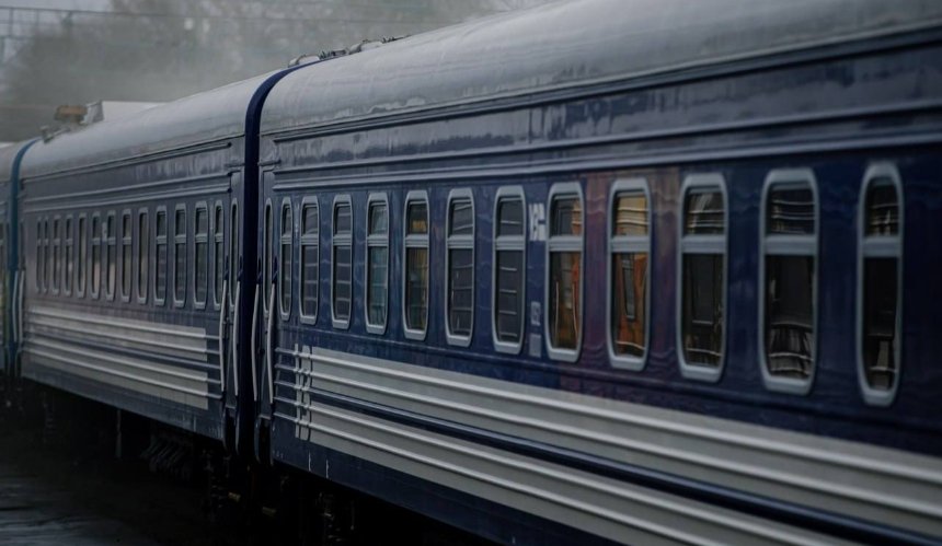 Схід вантажного поїзда під Коростенем: потяги до Києва курсують із затримками