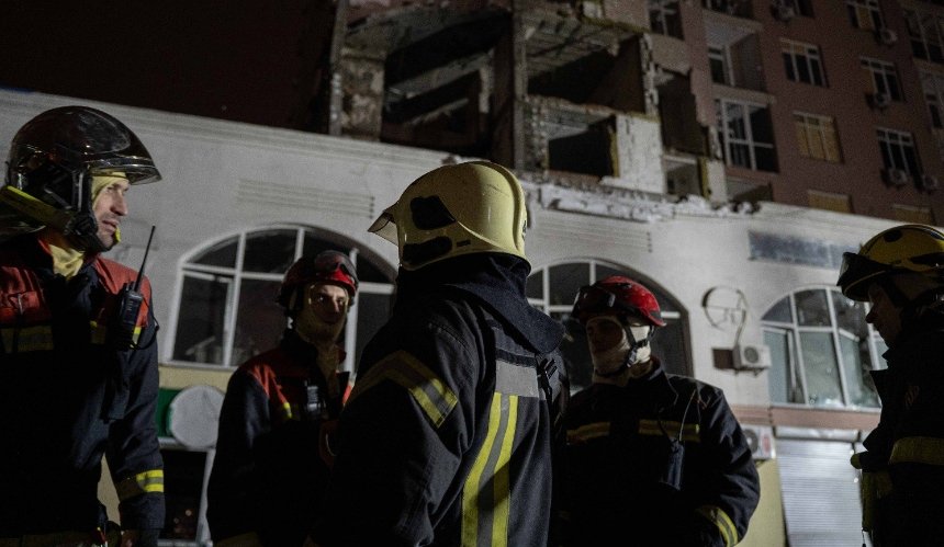 Київ після обстрілу 27 грудня: рятувальники завершили ліквідацію наслідків атаки