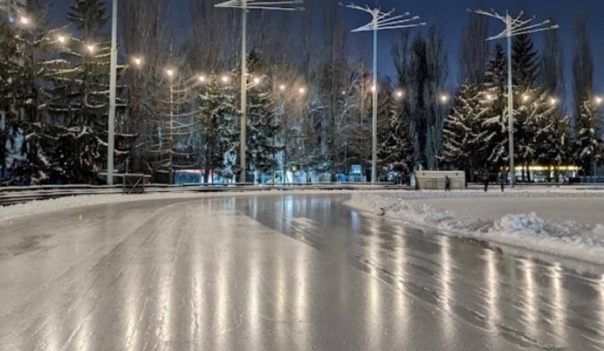 На Льодовому стадіоні у Києві відкриють найбільшу ковзанку країни: ціни, графік роботи