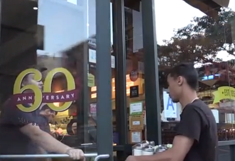 Кафе «Веселка»: украинец открыл популярный ресторан на Манхеттене (видео)