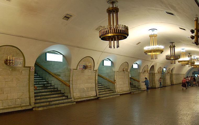 Киевляне предложили создать еще один переход между «красной» и «синей» ветками метро