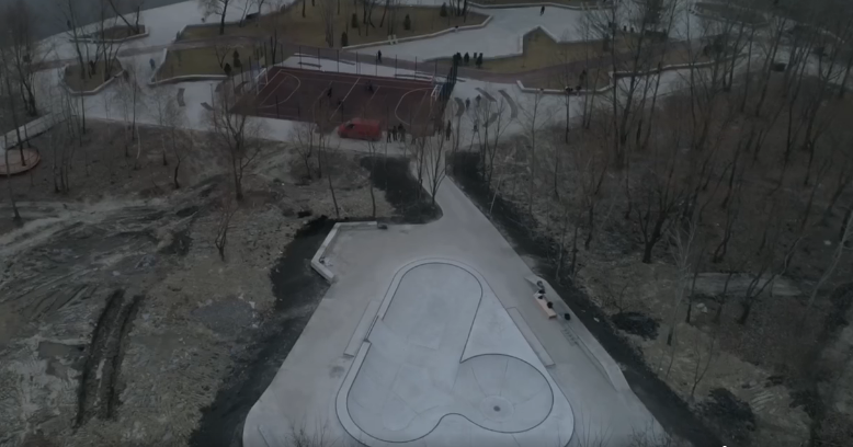 В Киеве появился новый скейт-парк возле озера Лебединого 