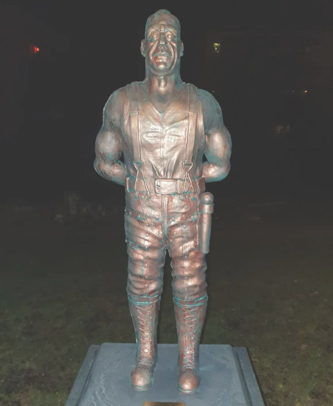 Статуя фронтмена Rammstein Тілля Ліндеманна