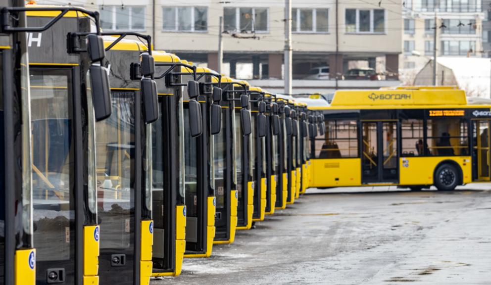 У Києві 2 січня затримується рух тролейбусів та автобусів: причина