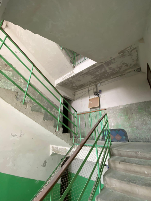 У Василькові відновлюють пошкоджену багатоповерхівку: що вже зробили
