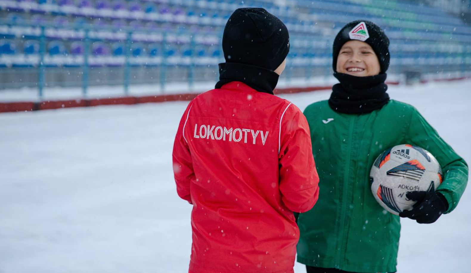 Вихованці зруйнованого спорткомплексу Локомотив відновили тренування: фото