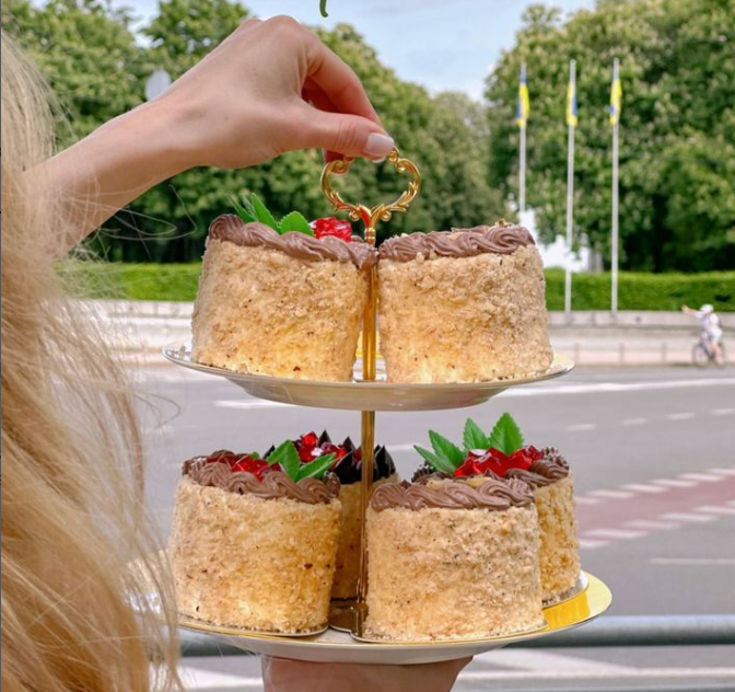 Де в Києві з'їсти київський торт: кондитерська Stella Sweets