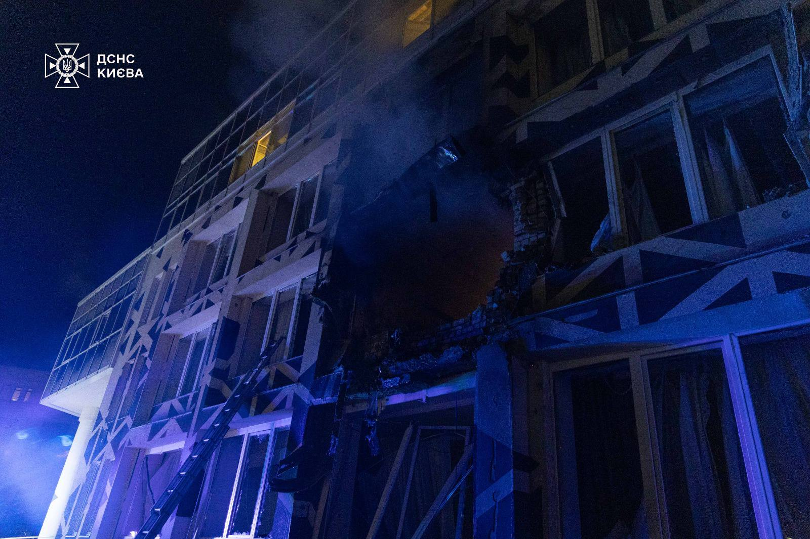 Обстріл Києва 5 січня 2026 року: дрон влучив у лікарню, є загиблий та постраждалі