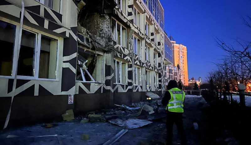 Обстріл Києва 5 січня: дрон влучив у лікарню, є загиблий та постраждалі