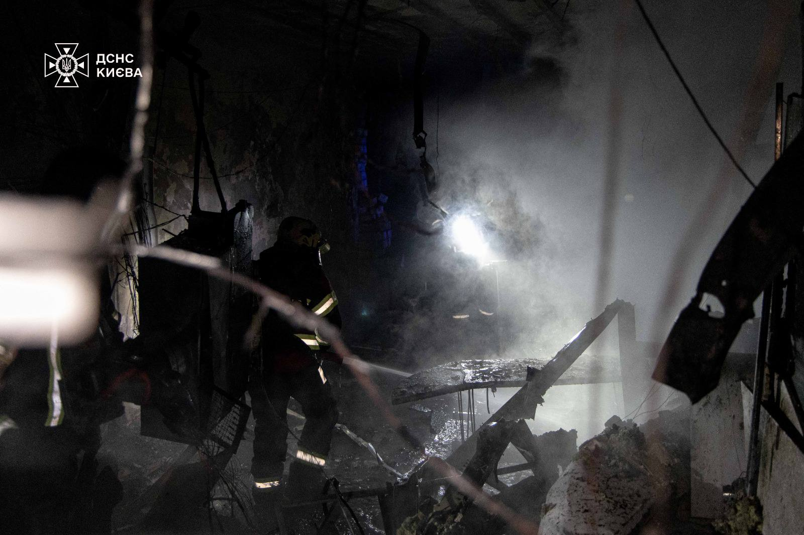 Обстріл Києва 5 січня 2026 року: дрон влучив у лікарню, є загиблий та постраждалі