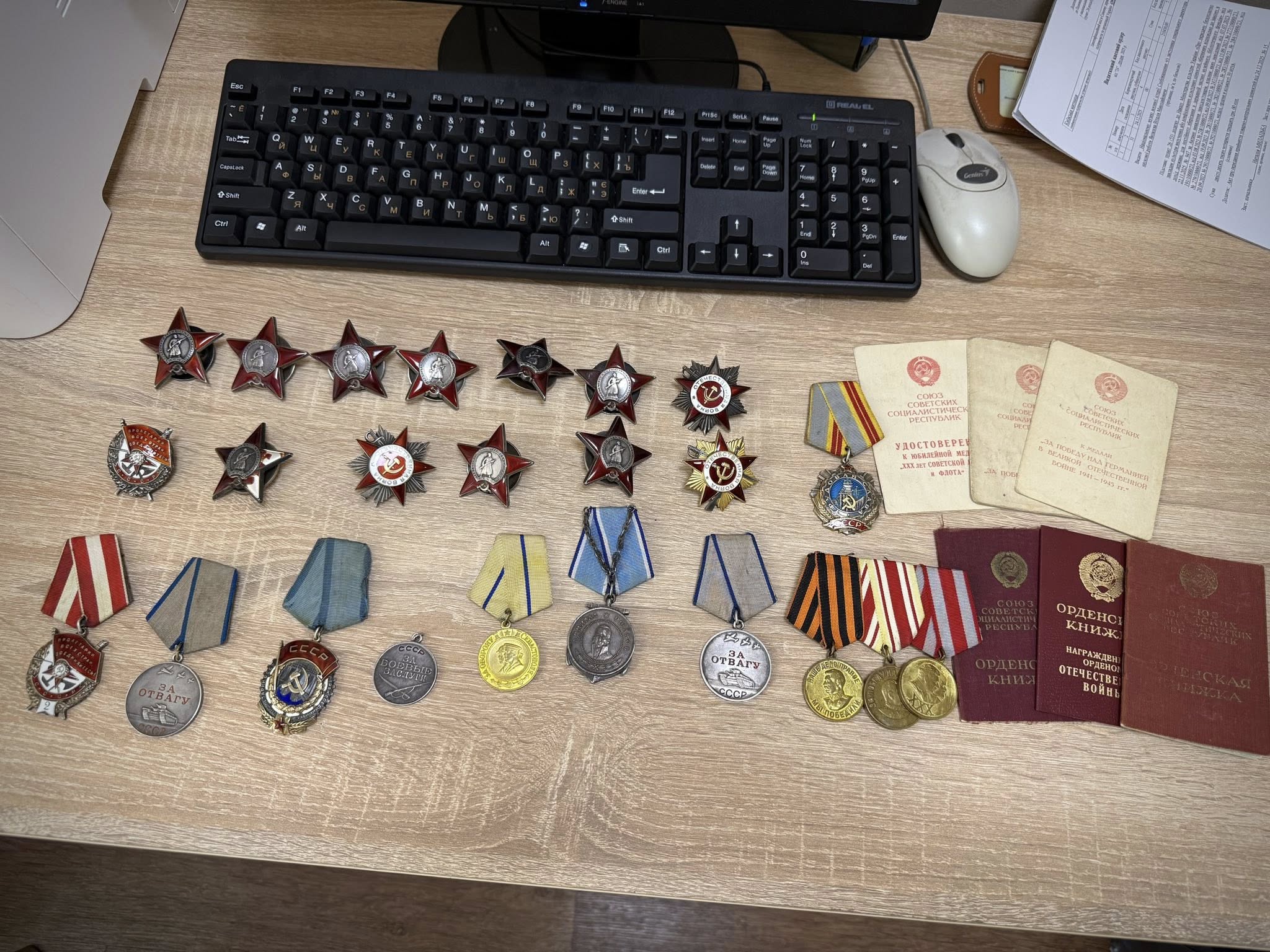 Київська митниця передала музеям 357 врятованих артефактів