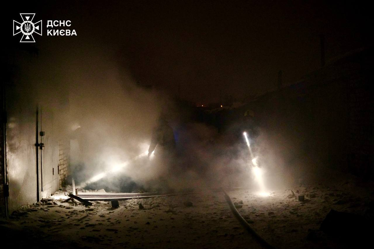 Які наслідки масованого обстрілу Києва вночі 9 січня 2026 року: фото та подробиці