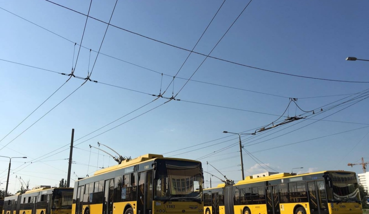 Весь електротранспорт на лівому березі тимчасово не курсуватиме — "Київпастранс"
