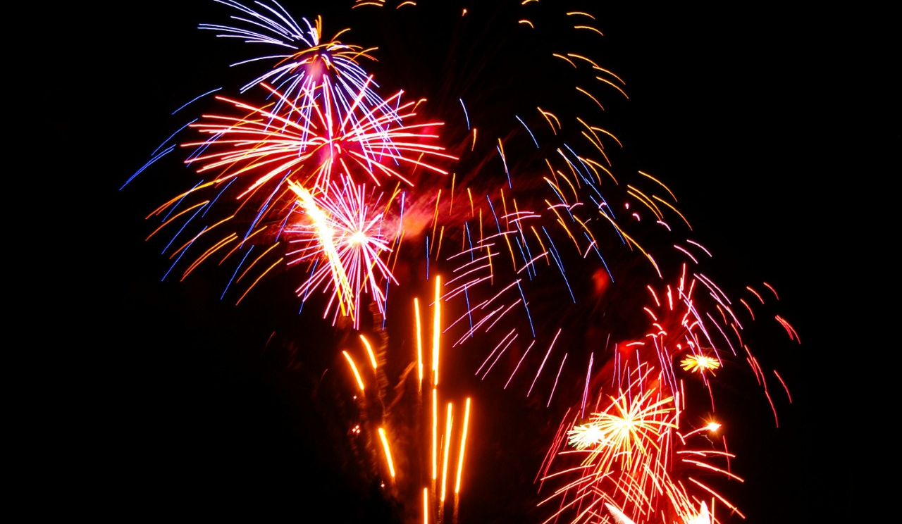 Понад 60 вироків за запуск феєрверків винесли в Україні від початку війни: де найбільше
