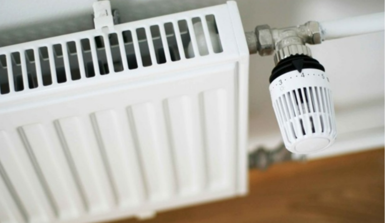 Київ після атак: скільки будинків без тепла та коли покращиться ситуація зі світлом