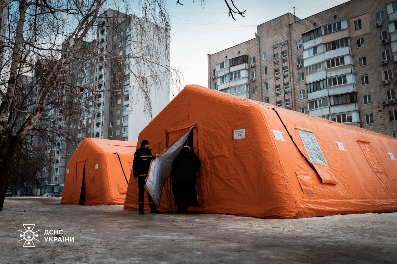 Відкриті для всіх, хто потребує підтримки: у Києві працюють мобільні Пункти незламності ДСНС