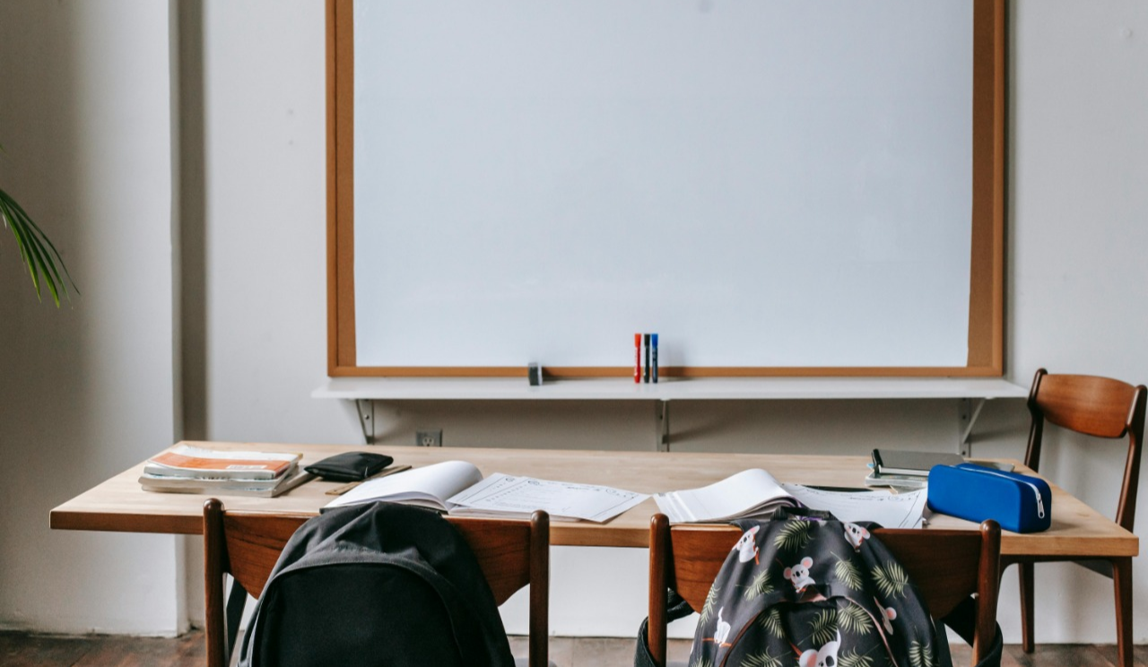 Що не можна приносити до школи: Кабмін затвердив перелік небезпечних предметів