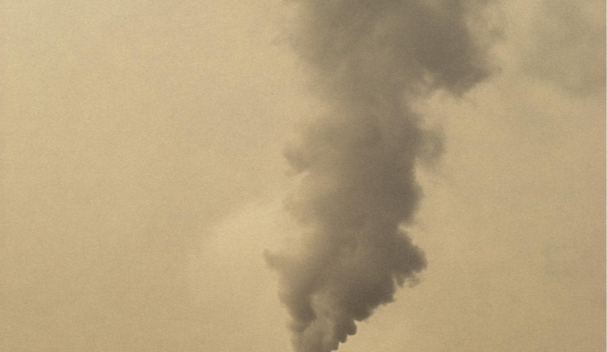 На лівому березі виникли пожежі після обстрілу: киян попередили про забруднене повітря